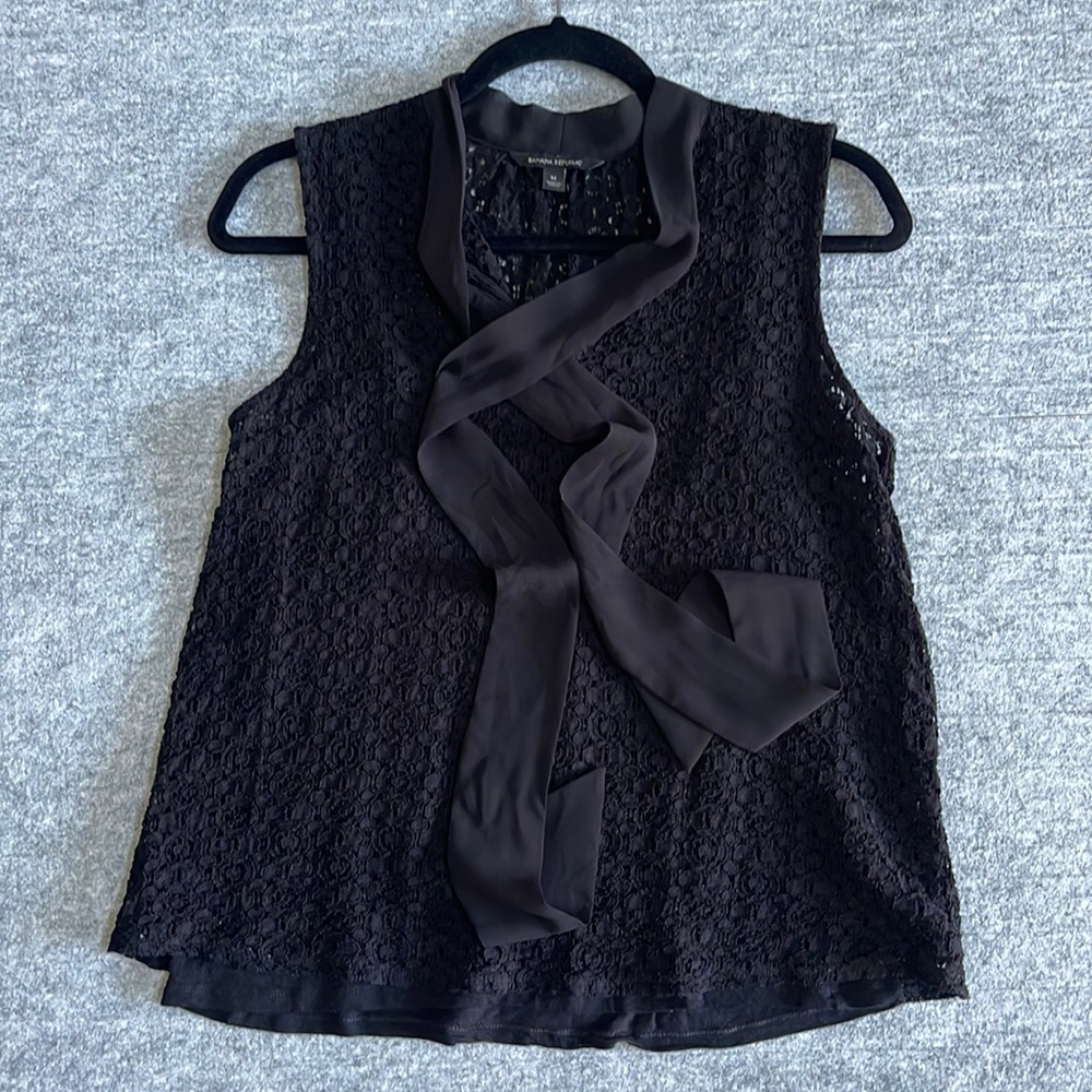 Banana Republic Black lace top with under Camisole